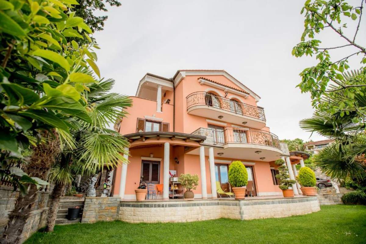 Apartments Leonarda