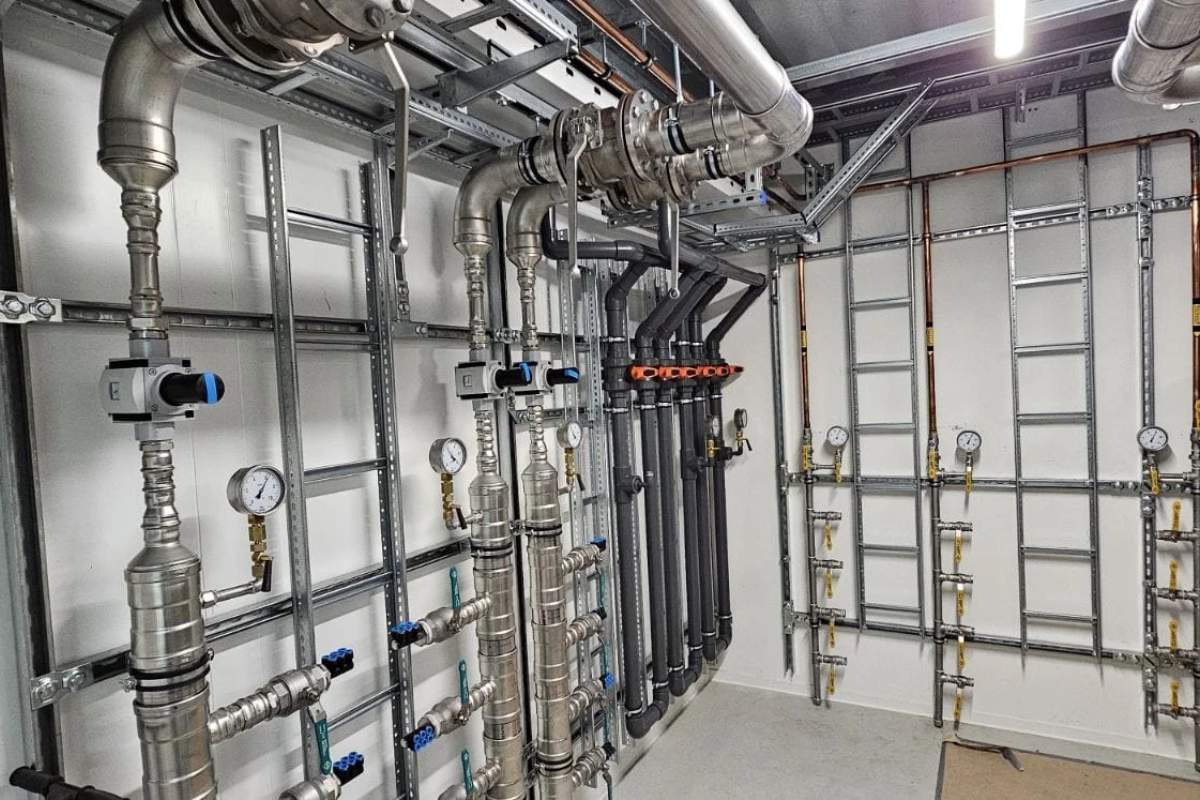 Elektroarbeiten und Rohrschweißen