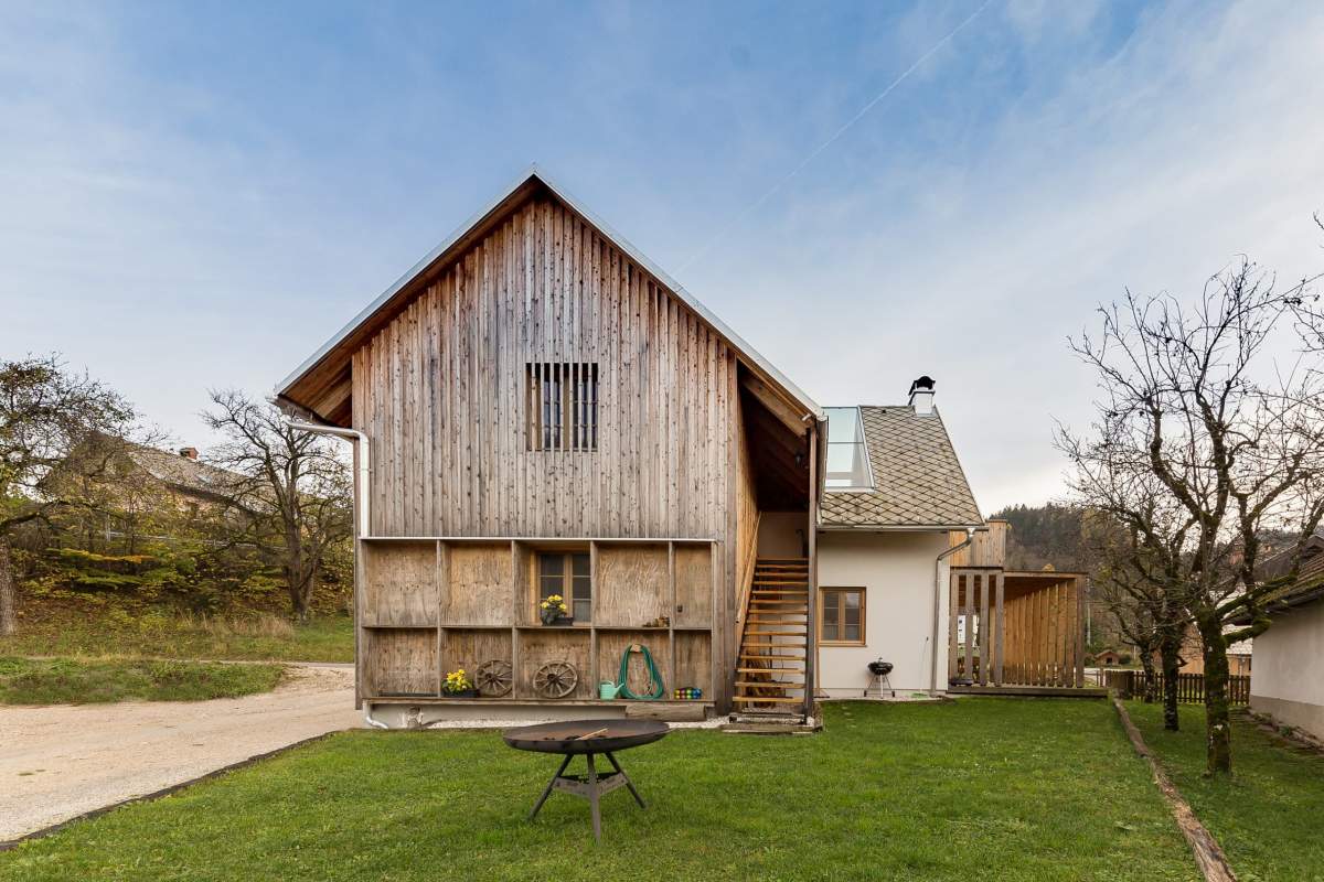 Hiša na soncu zunanjost