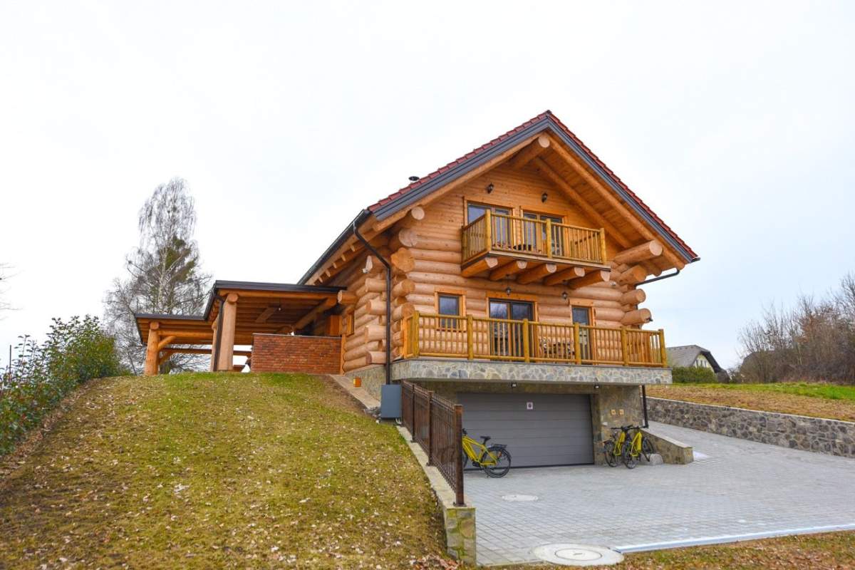 Luxury Log House Cover