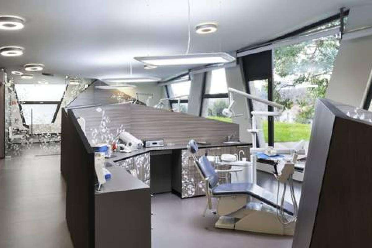 Stamboldžioski Samo - Clinica dentistica