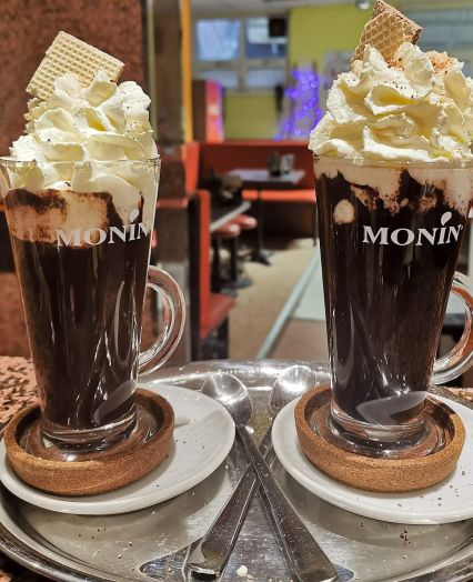 Café Vrček Moravske Toplice – Heiße Getränke, Eis & leckere Snacks