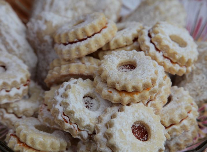Brote, Poticas und Gebäck werden auf traditionelle Weise zubereitet
