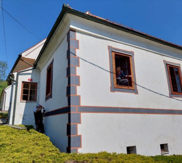 Professionelle Holzrestaurierung für Türen und Fenster in Slowenien