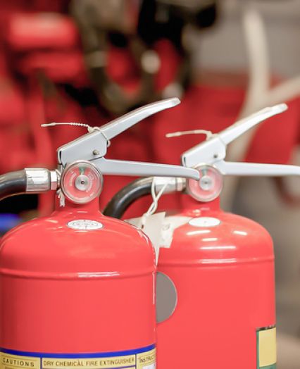 Wartung und Prüfung von Feuerlöschern und Hydranten