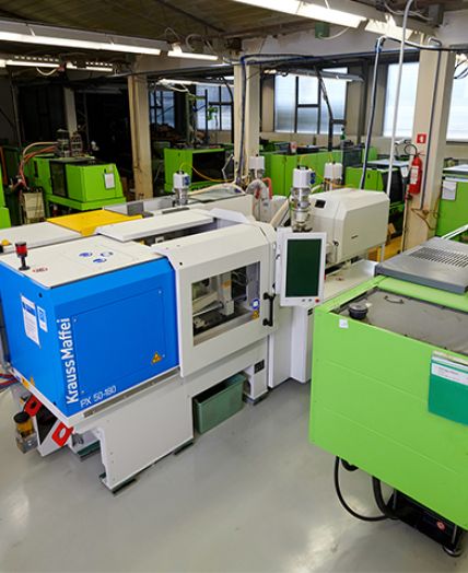 Molding of plastic injection tools