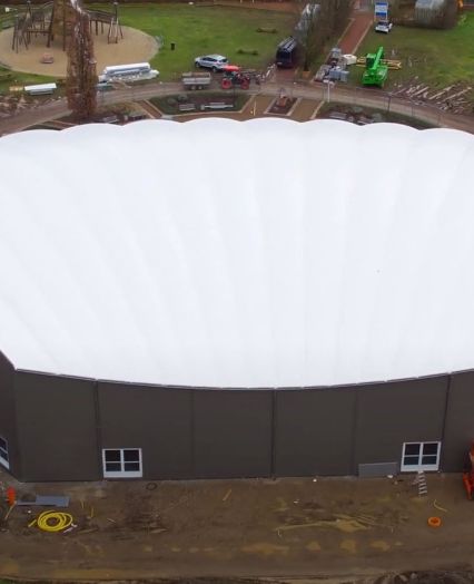 In addition to full-scale construction, we also offer mobile hall rentals