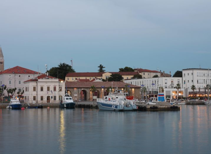 Rent a family apartment in Koper