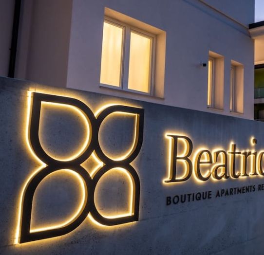 Hochwertige Ausstattung, EV-Ladestation und High-Speed-WLAN