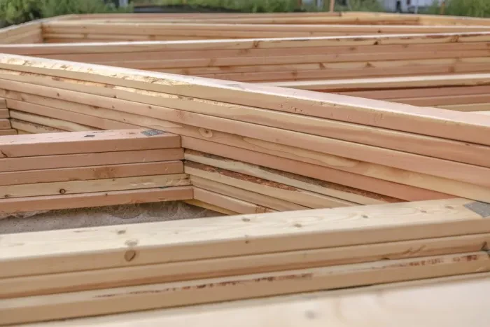 Holz, Beton, Stahl und Glas als vielseitige Baustoffe