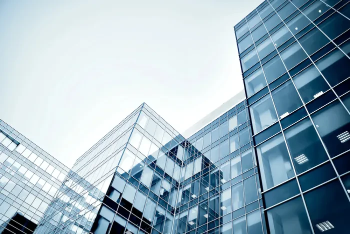 Metall, Glas und moderne Materialien für mehr Effizienz