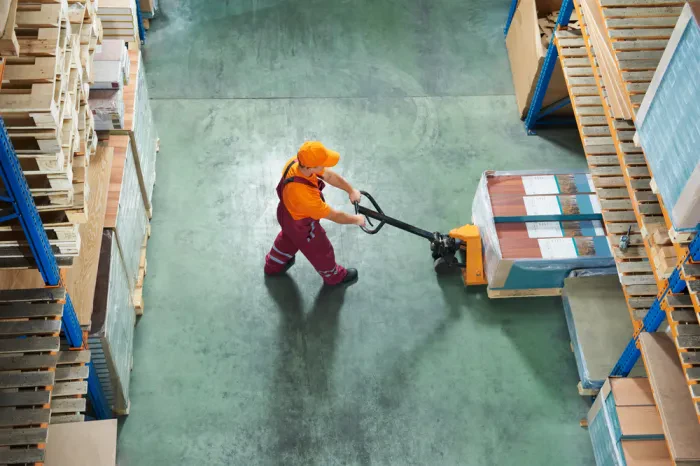 Warentransport bringt Produkte zuverlässig ans Ziel