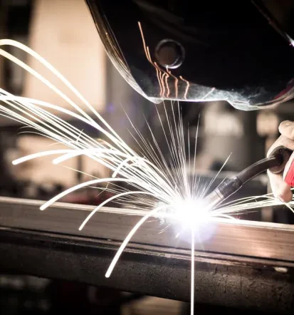 Schweißen, Elektroinstallationen und Lüftungssysteme
