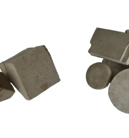 Refractory material