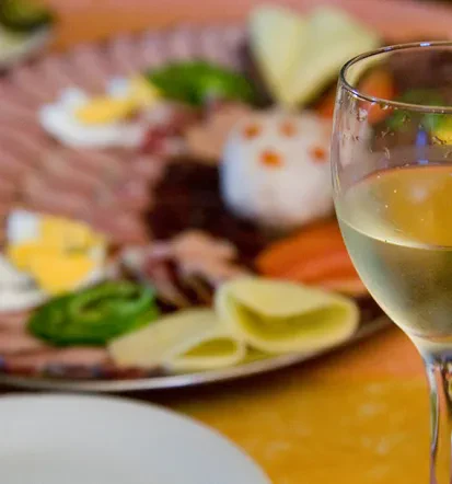 Hausgemachter Sekt für Österreich und Deutschland