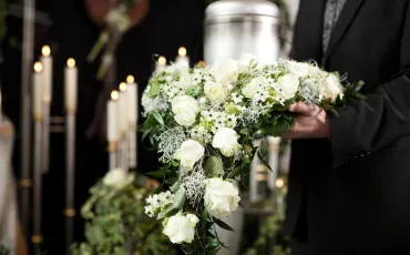 Bestattungsdienste: Jederzeit mit Rat und Unterstützung an Ihrer Seite